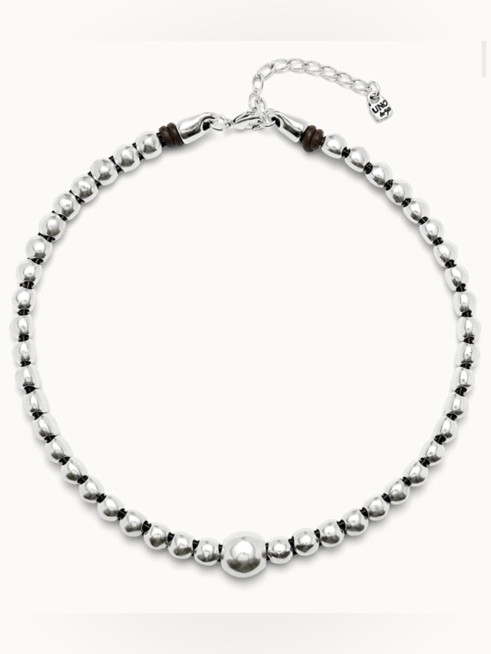 Uno de 50 Beaded short necklace with larger central bead